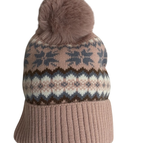 Cozy Fair Isle knit Beanie With Pom Pom - Picture 3 of 4